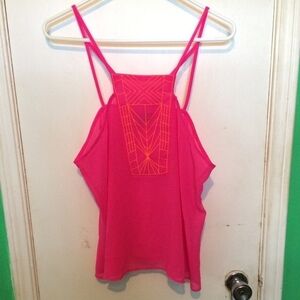 Ontwelft pink tank